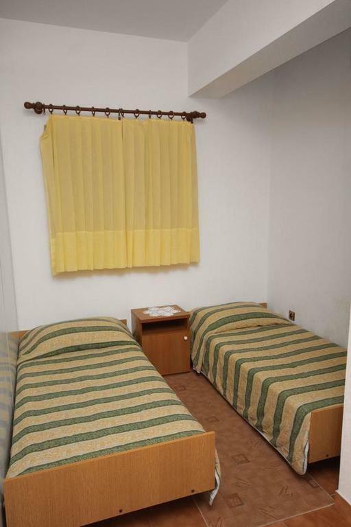 Apartmani Ujdur Omis Exterior photo