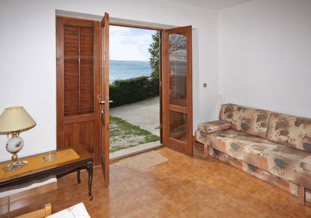 Apartmani Ujdur Omis Exterior photo